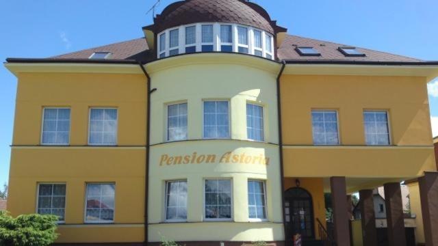 Pension Astoria กลาชเตเรซ นาด โอห์รี ภายนอก รูปภาพ